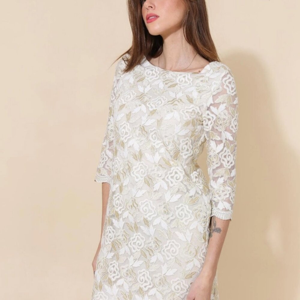 CHOKLATE PARIS - ELEGANT TWO TONE GOLD AND CREAM LACE DRESS